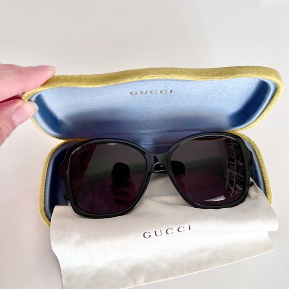 Authentic Gucci like new Sunglasses With Gucci Case - Picture 3 of 4